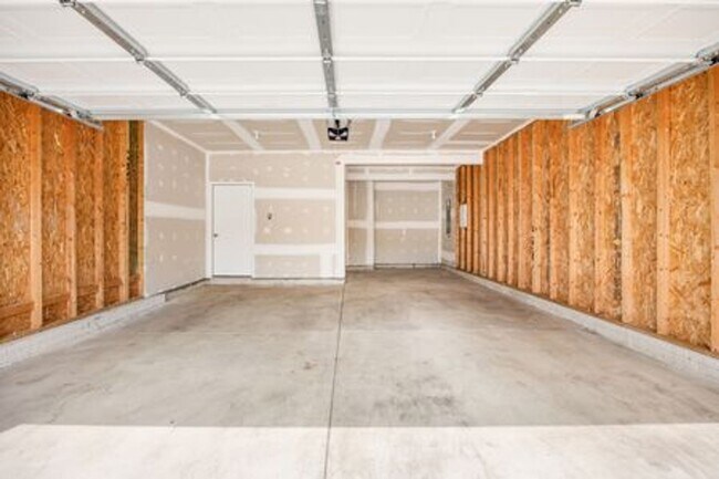 Building Photo - Updated 3-Bedroom Home with 3 Baths, Open-Concept Layout, Luxury Flooring & Bright Modern Kitchen