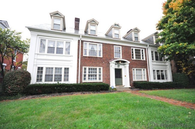 Primary Photo - 44 Woodland Ave