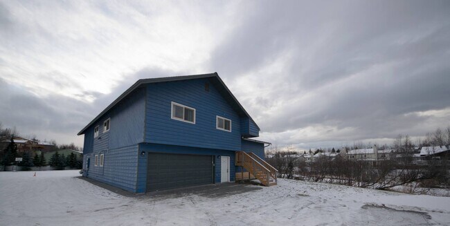 Building Photo - 2370 Canary Ct