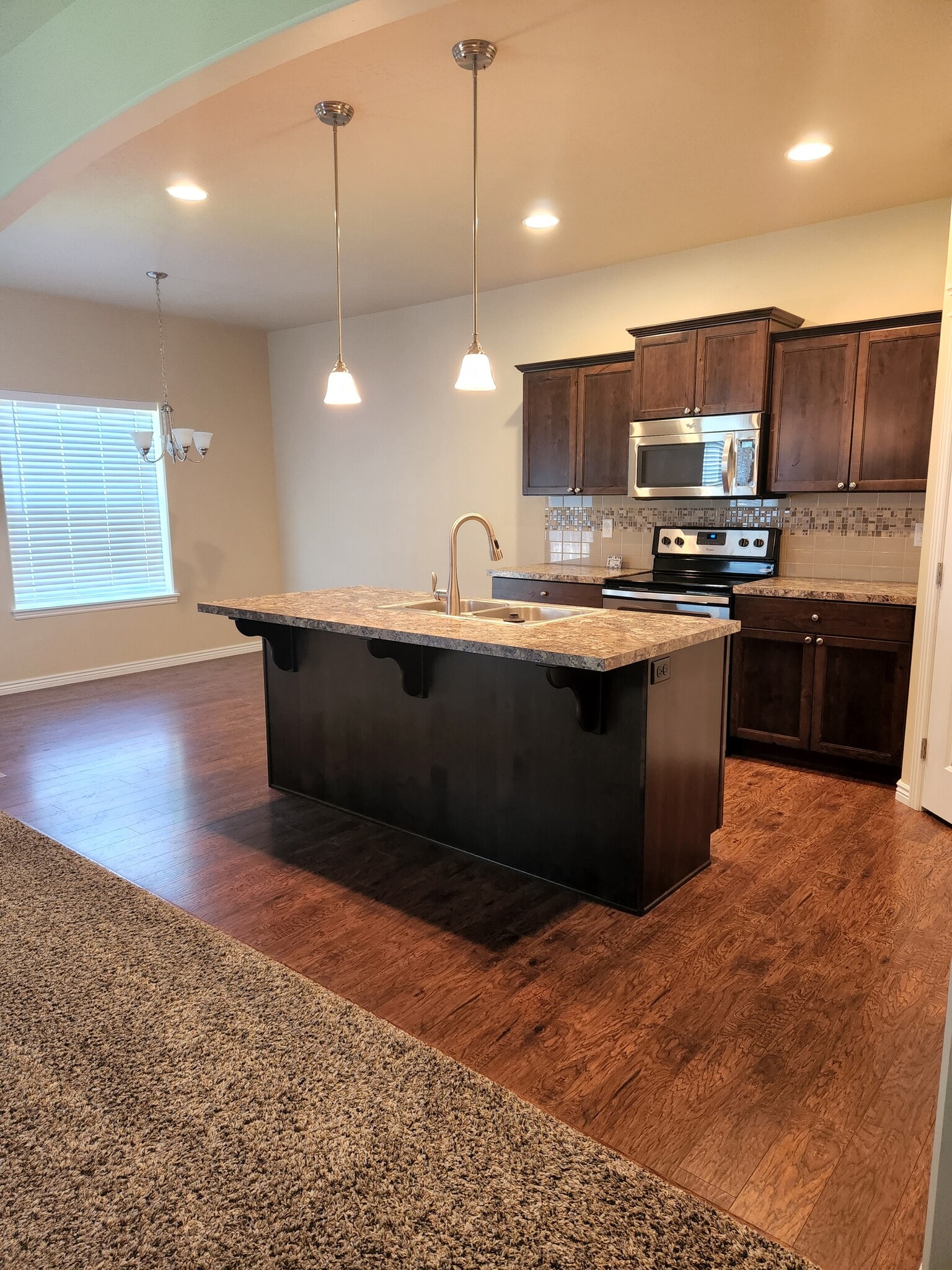 Building Photo - 947 Americana Cir