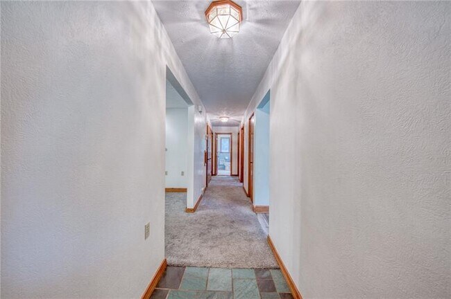 Building Photo - 4465 Mt Troy Rd Ext