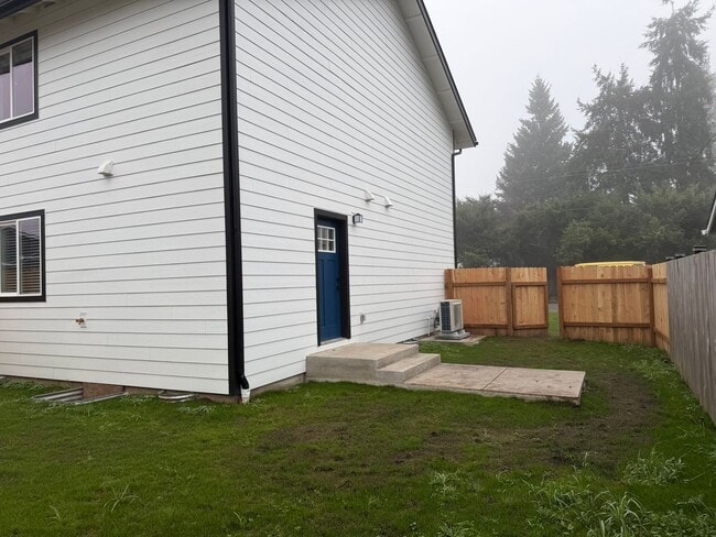 Building Photo - Brand new 3 bedroom 3 full bath townhouse in Thurston! $1,000 OFF YOUR FIRST MONTH'S RENT!