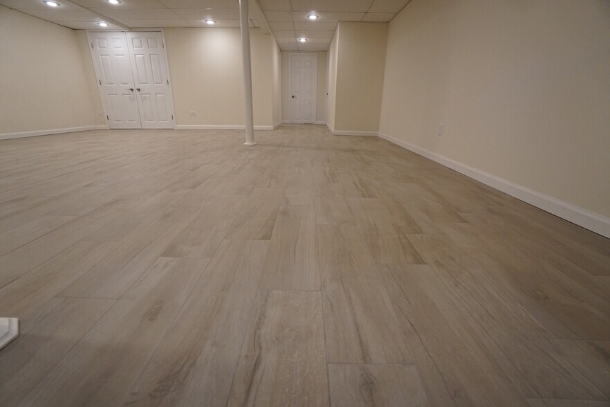 Building Photo - 28W383 Behrs Circle Dr S