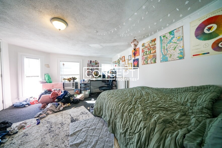 Building Photo - 218 Hemenway St