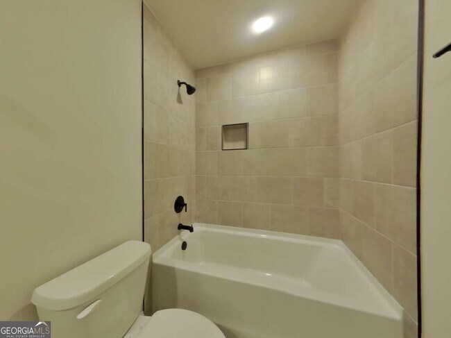 Building Photo - 635 Cantrell Dr