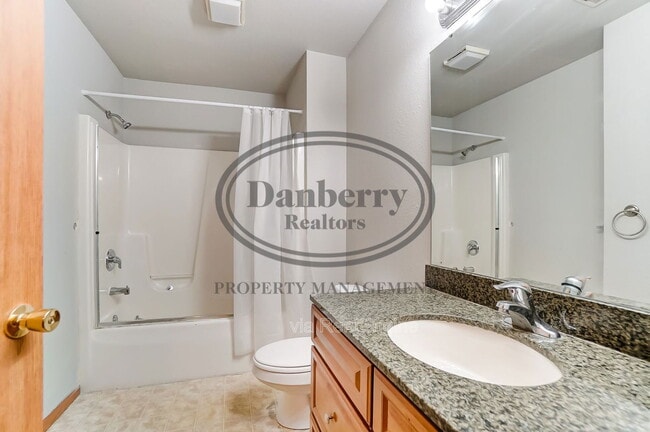 Building Photo - 1117 N Byrne Rd