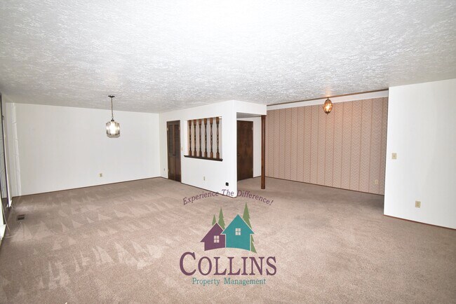 Building Photo - 2045 Ross Dr