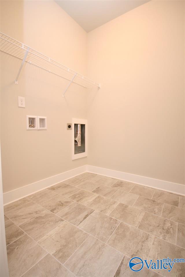 Building Photo - 707 Sluice Dr SW
