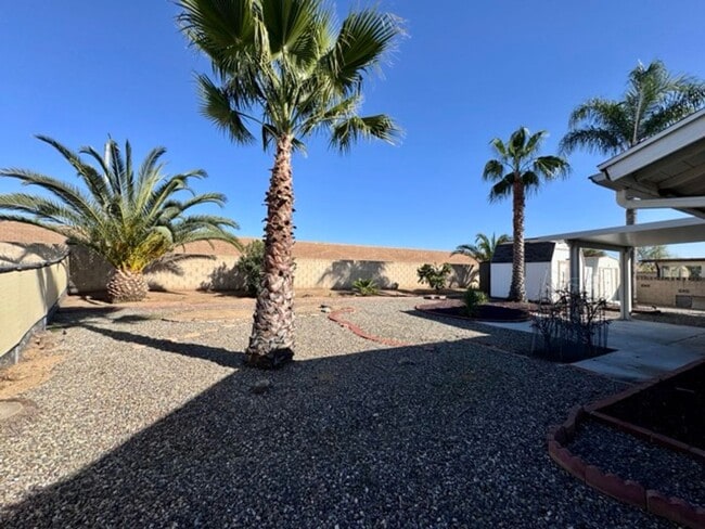 Building Photo - COMING SOON 55+ Community 2 bedroom 2 bathroom Home for Lease in Sun City