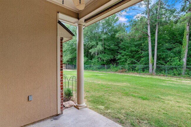 Building Photo - 133 Lone Oak Dr