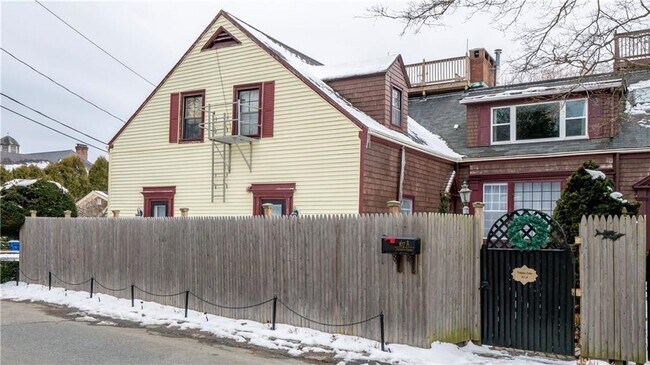 Building Photo - 167 Coggeshall Ave