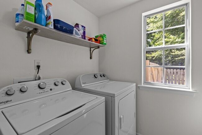 Building Photo - 522 Pecan Ct