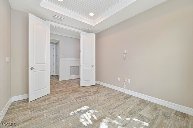 Building Photo - 14589 Laguna Dr