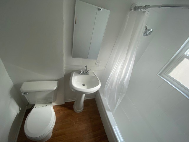 Floorplan - 17037/17043/17049 Vanowen St.