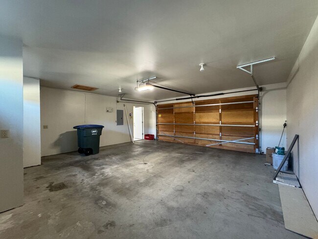 Building Photo - Breathtaking views of Chuckanut Bay!!