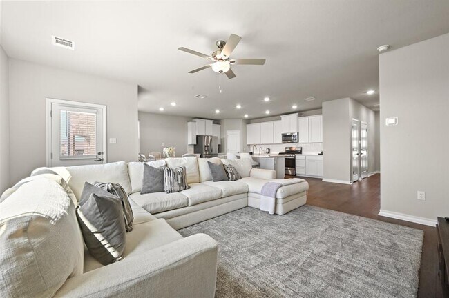 Building Photo - 488 Pepperbark Loop