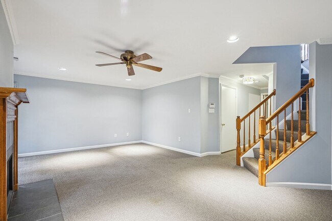 Building Photo - 7035 Fieldhurst Ct