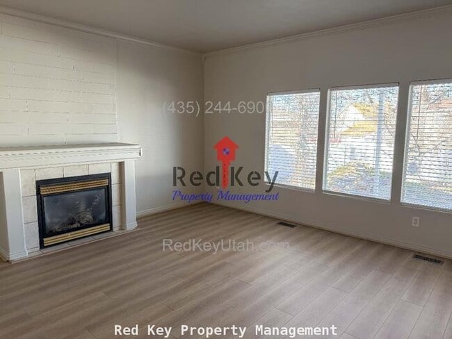 Building Photo - 1380 Single Family Home