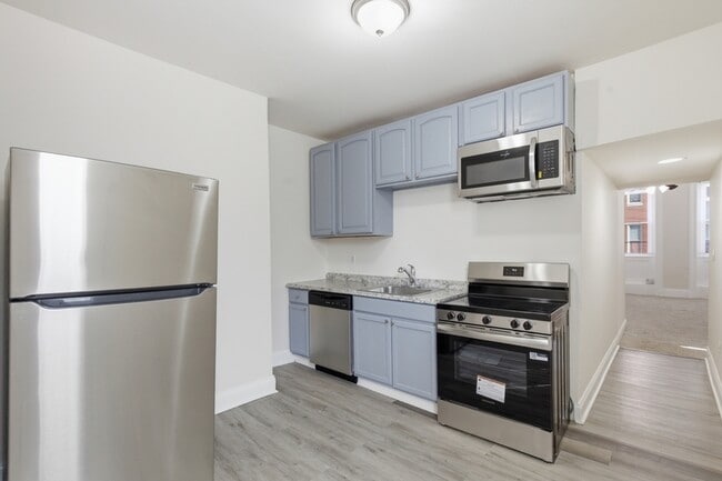 Building Photo - 910 N Arlington Ave