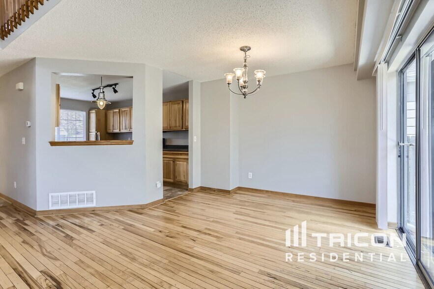 Building Photo - 8852 Clover Meadow Ln
