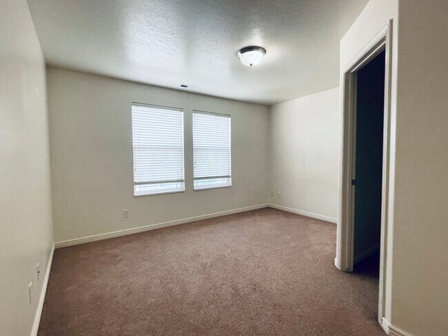 Building Photo - 5543 Copper Park Dr