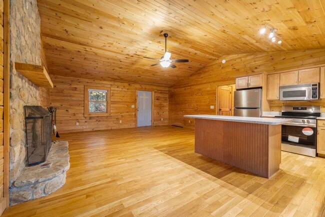 Building Photo - 338 Cherokee Cir