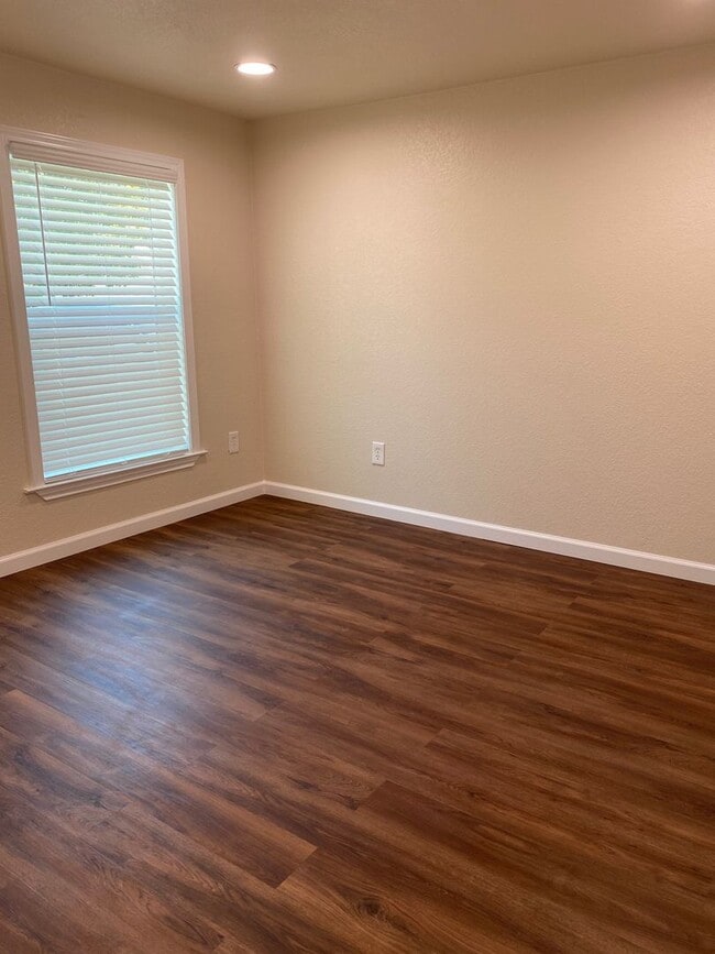 Building Photo - 309 Hobson St