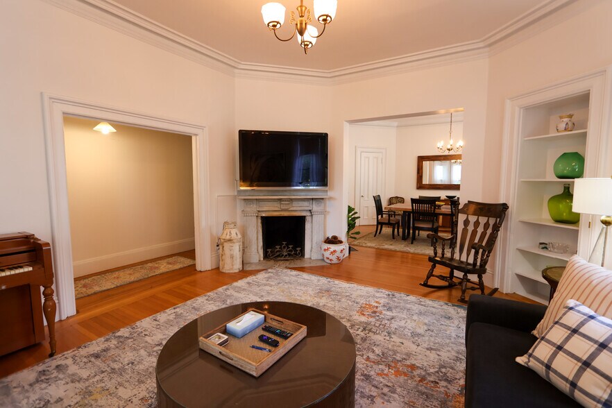 Building Photo - 39 Cypress St