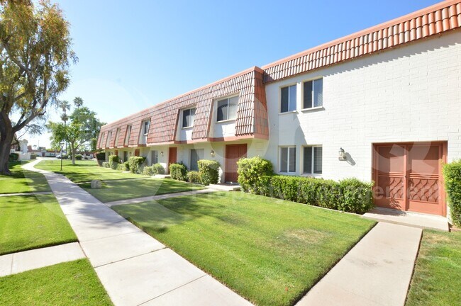 Building Photo - 4028 N Granite Reef Rd