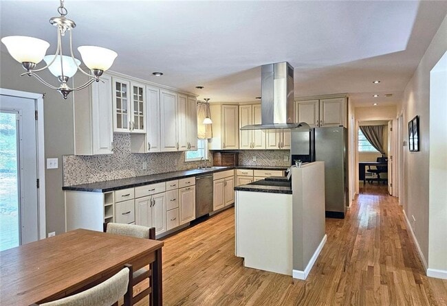 Building Photo - 194 Kenneth Dr