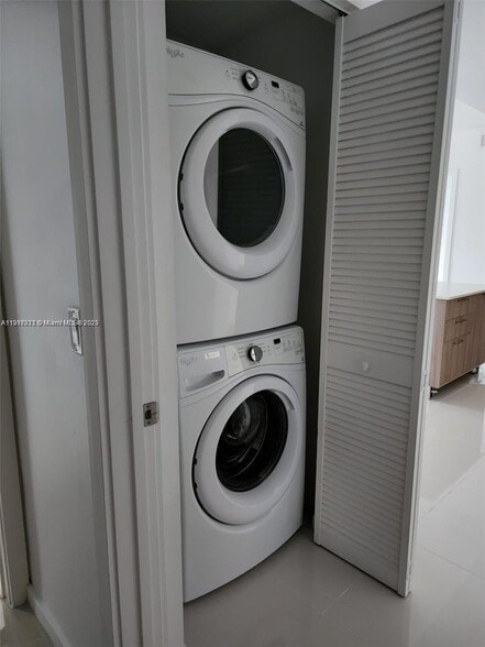 Building Photo - 5300 Paseo Blvd