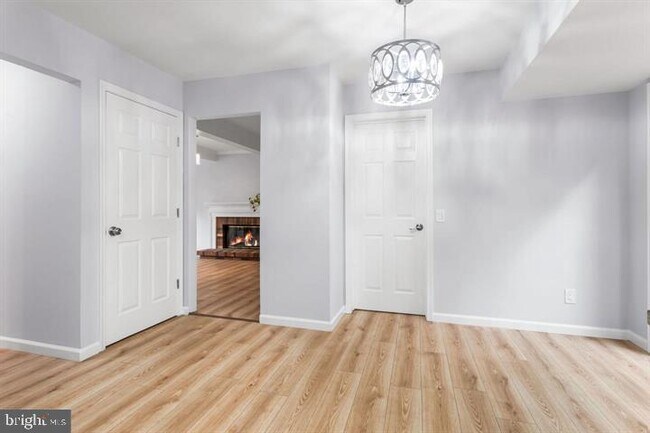 Building Photo - 2807 Falling Brook Terrace