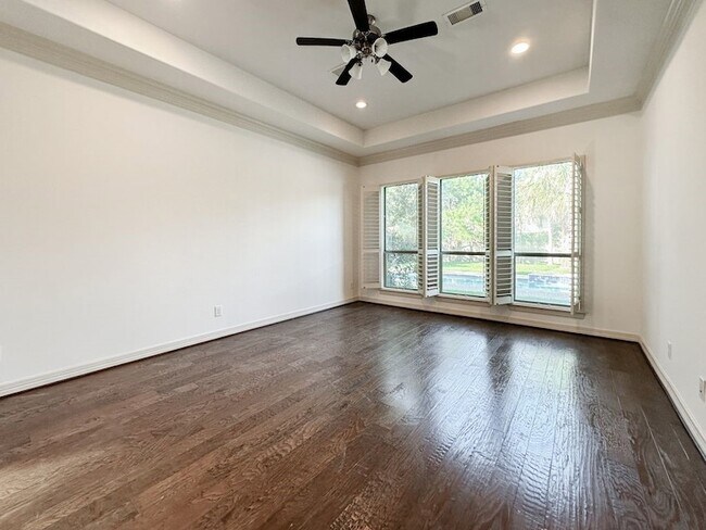 Building Photo - 14 Spincaster Drive