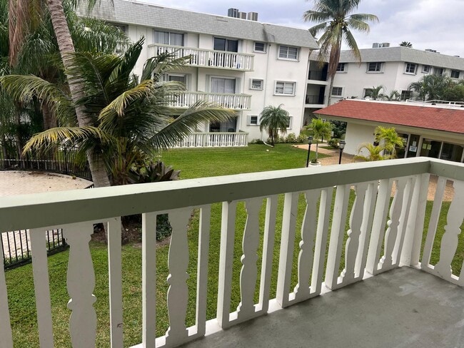 Building Photo - 15225 NE 6th Ave