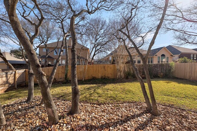 Building Photo - 404 Las Colinas Dr