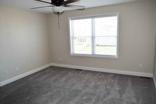 Building Photo - 800 Sedgegrass Dr