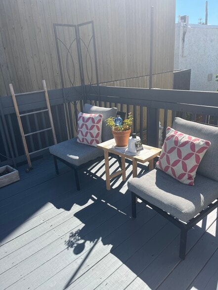 Building Photo - 1313 S American St