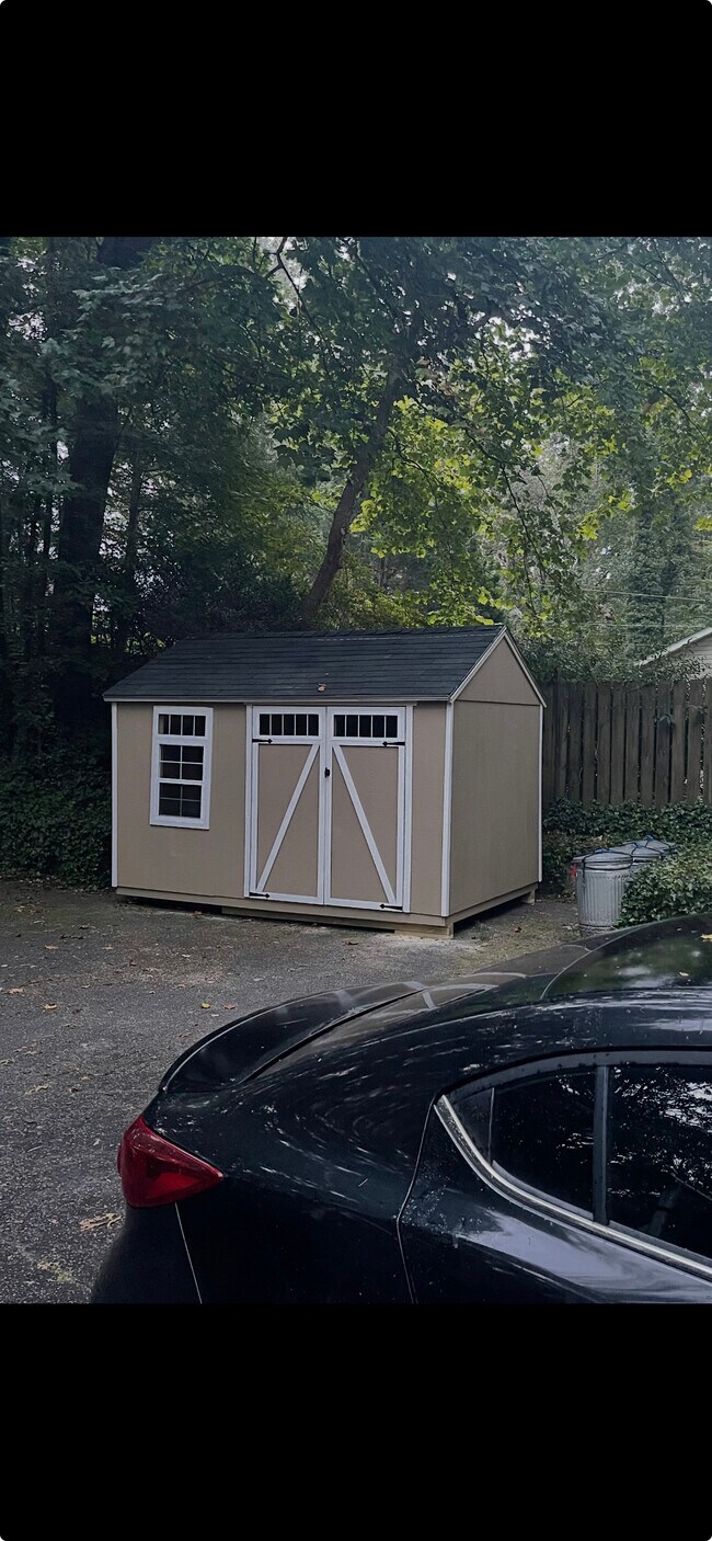 Building Photo - 217 Morehead St