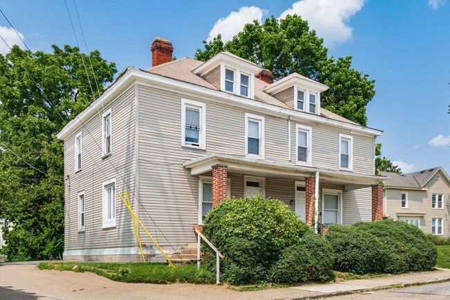 Building Photo - 24 E Blake Ave