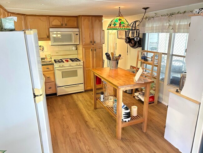 Building Photo - 425 Bougainvilla Dr