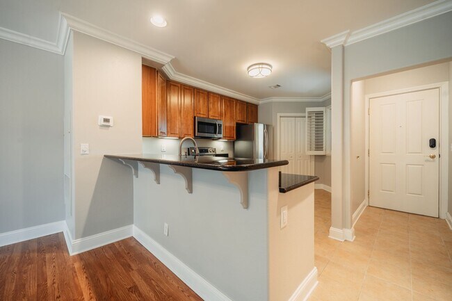 Building Photo - Harbor Crest condo for rent