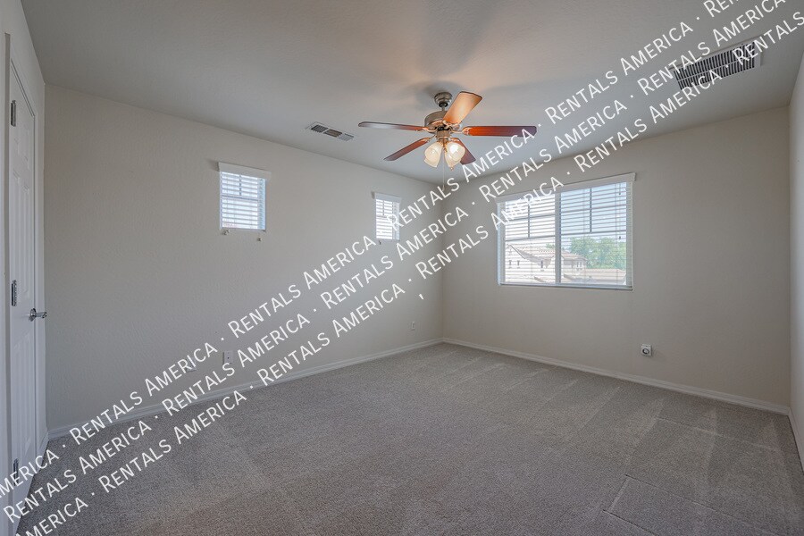 Building Photo - 2205 W Le Marche Ave