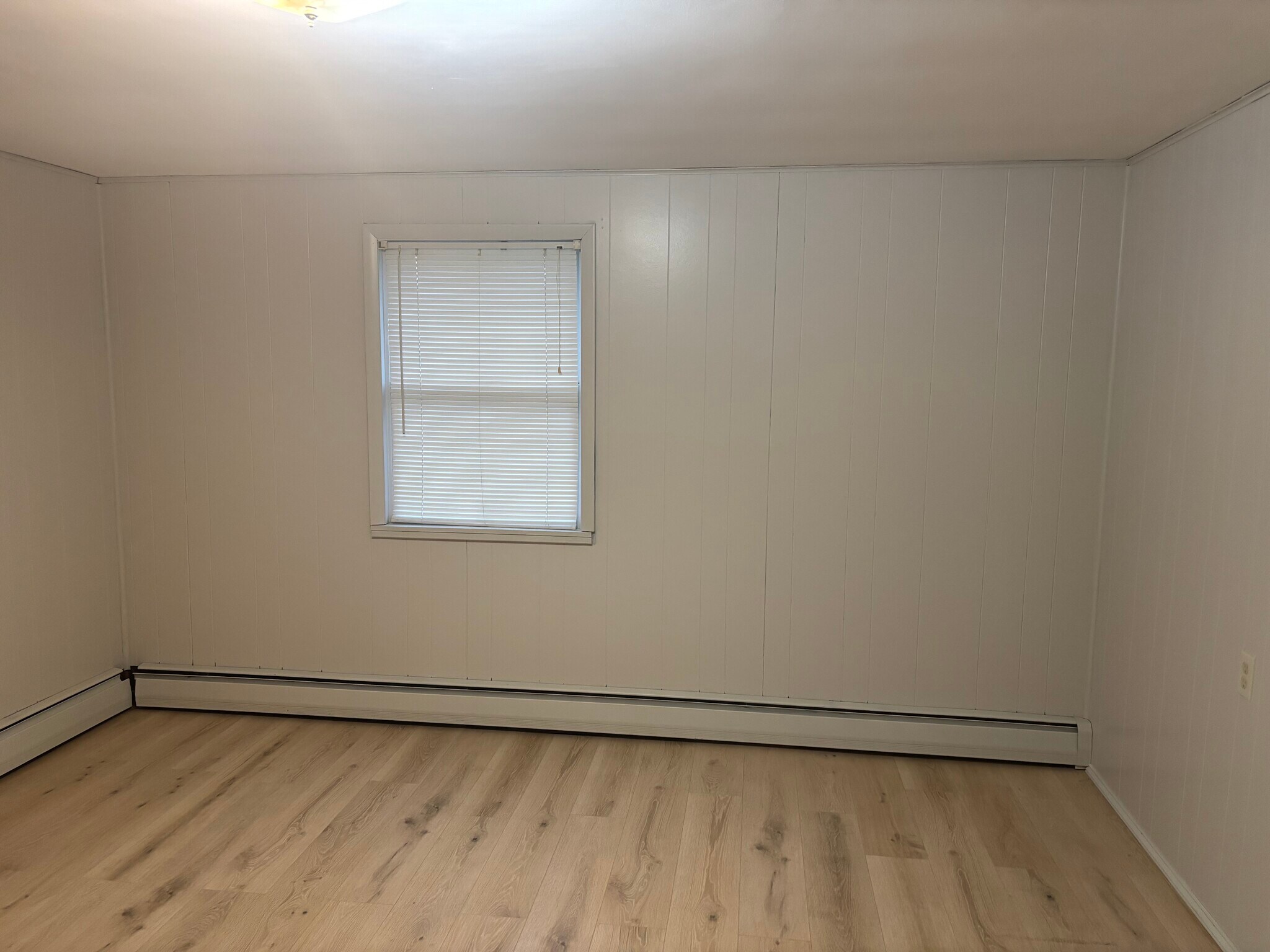 Another view of master bedroom - 1 Mars St