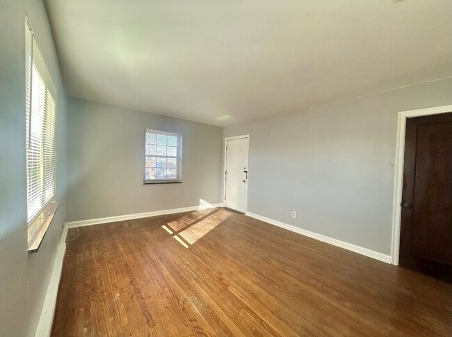 Building Photo - 3310 Stanhope Ave