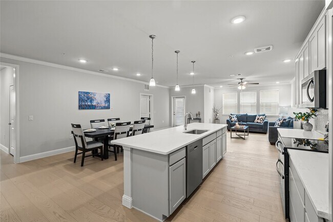 Building Photo - 651 North Watters Road