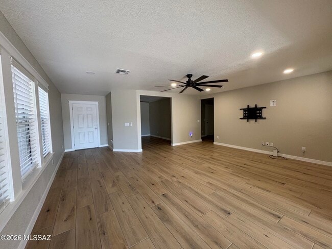 Building Photo - 10552 S Sunshower Way