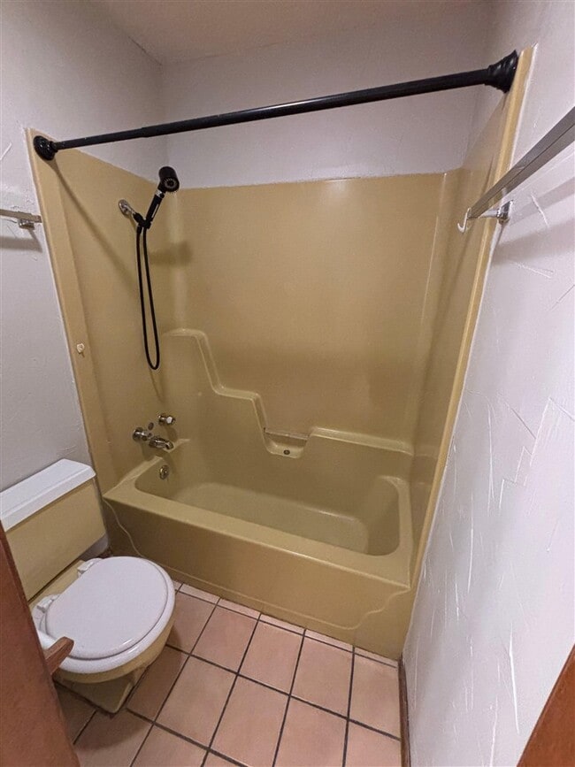 Building Photo - 901 NE Tortoise Dr