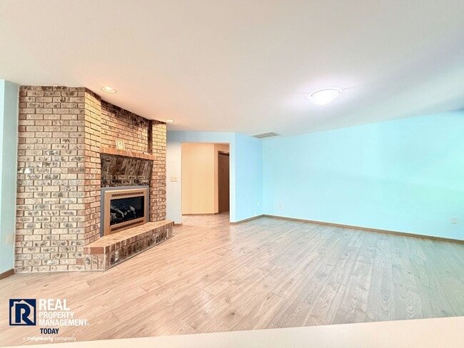 Building Photo - 6319 46th St Ct W