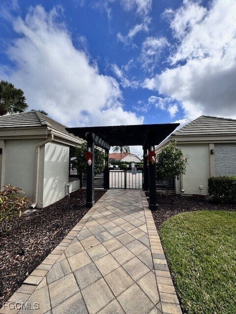 Primary Photo - 12870 Devonshire Lakes Cir