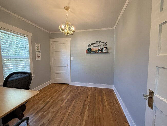 Building Photo - LITTLETON CHARM!!! CORNER LOT, BRICK HOME WITH GARAGE, AVAILABLE NOW, $0 DEPOSIT OPTIONS